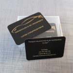 Photo d'une pile de cartes de visites personnalisées